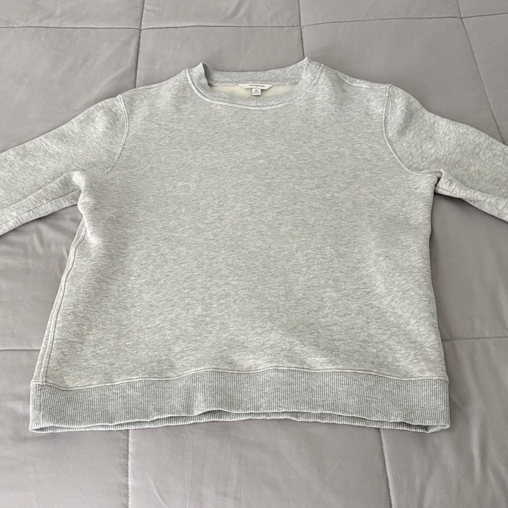 Banana Republic Light Gray Crewneck Top - Picture 4 of 6